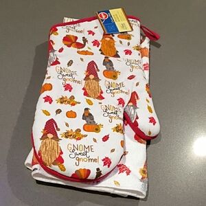Gnome Sweet Gnome Oven Mitt and Towel Set